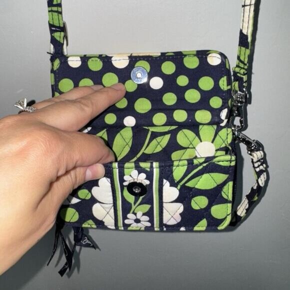 Vera Bradley Quilted Floral Wallet Wristlet Crossbody Green Blue White Purse - Picture 4 of 10